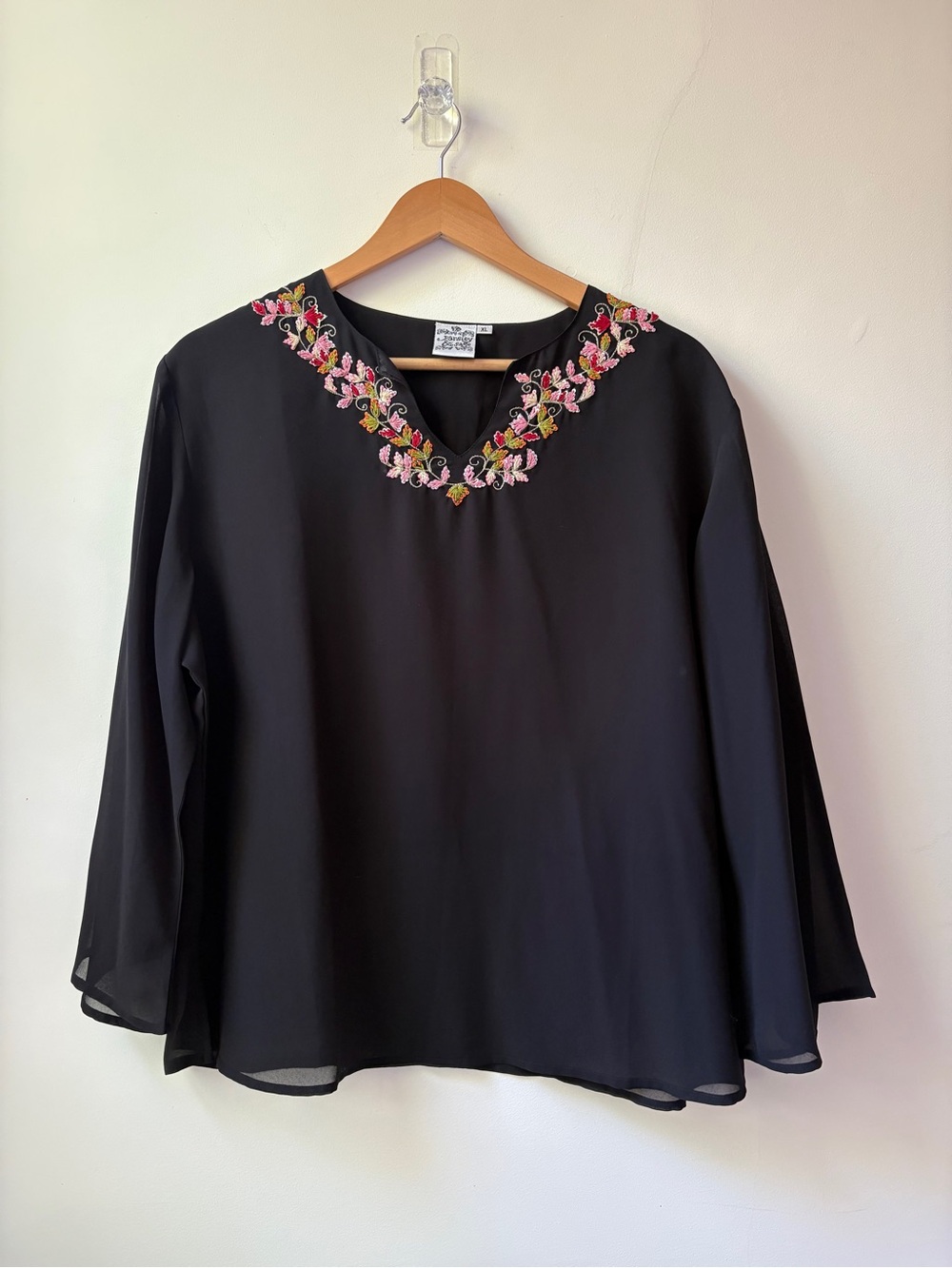Parsley & Sage Boho Embroidered Top - Picture 2 of 13